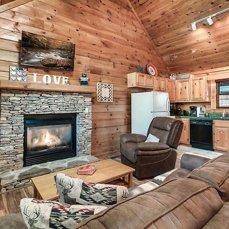 Dreamside Peak Villa Pigeon Forge Bagian luar foto