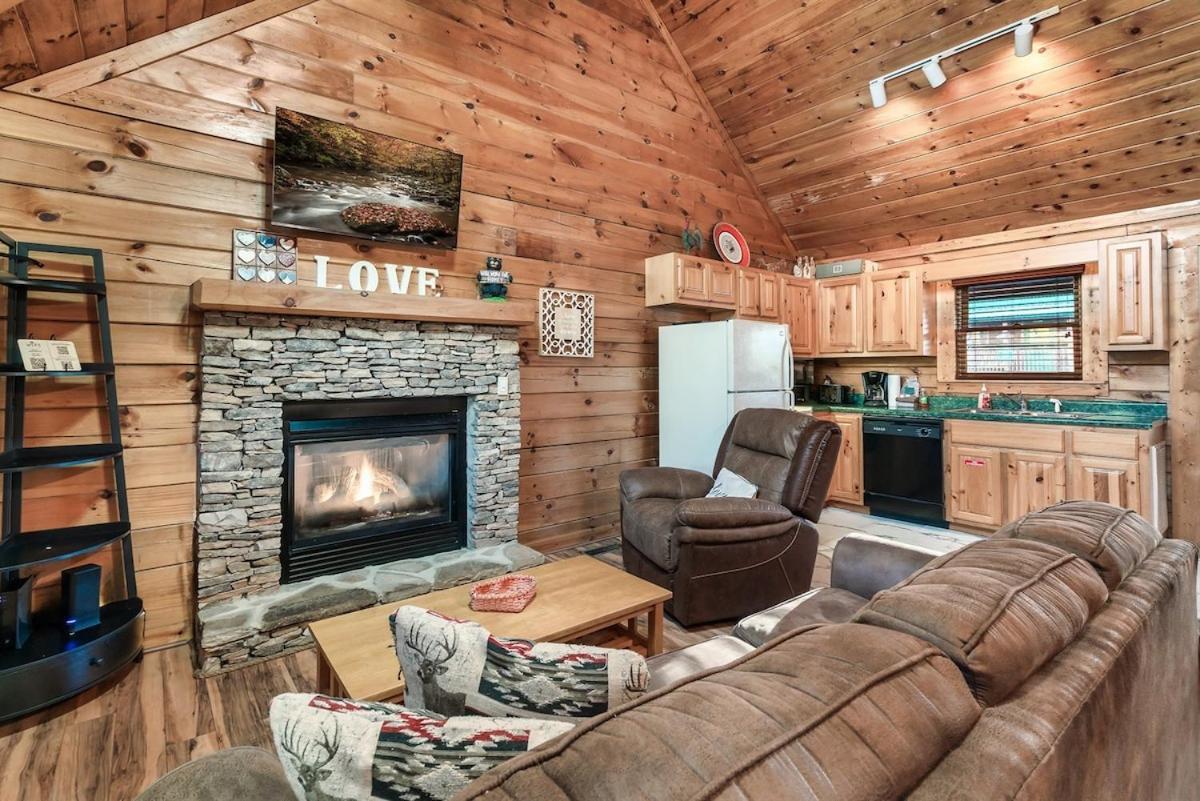 Dreamside Peak Villa Pigeon Forge Bagian luar foto