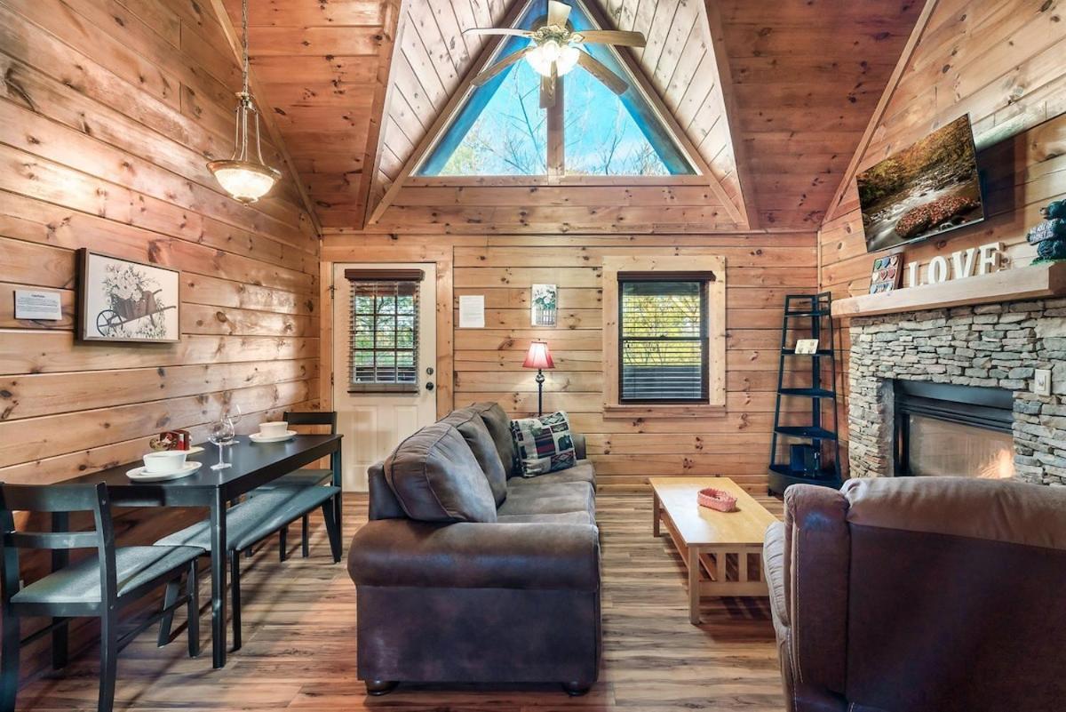 Dreamside Peak Villa Pigeon Forge Bagian luar foto